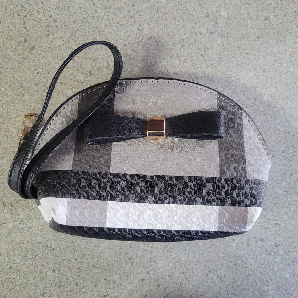 Black and white small cosmetic bag with bow